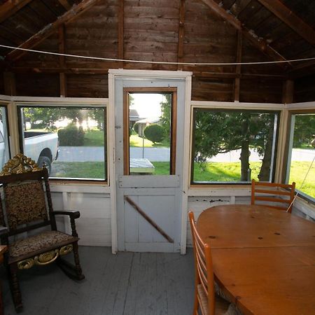 Fun Place With A Sandy Beach For Swimming, Boating, And Fishing, Featuring 3 Available Cabins Fenelon Falls Exterior foto