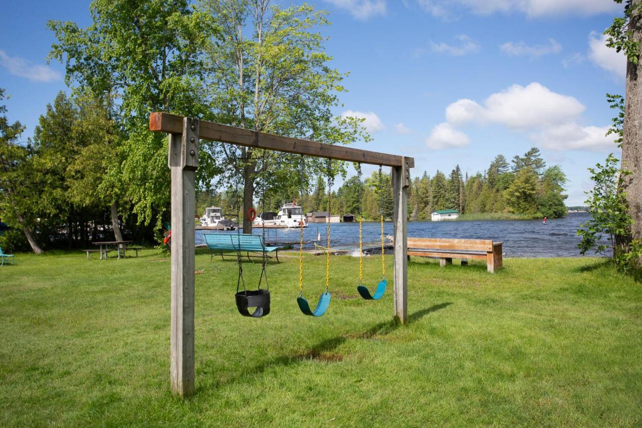Fun Place With A Sandy Beach For Swimming, Boating, And Fishing, Featuring 3 Available Cabins Fenelon Falls Exterior foto