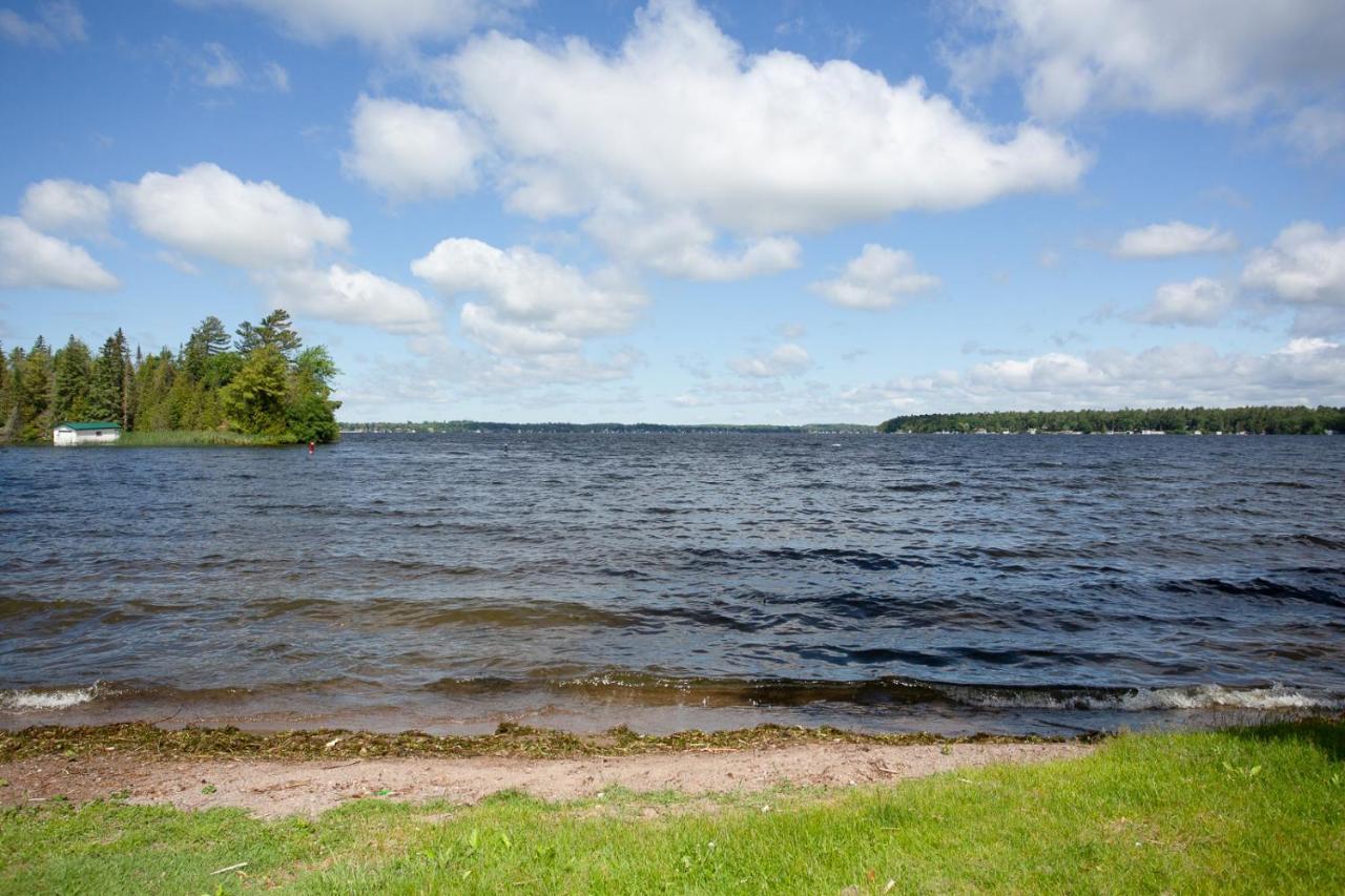 Fun Place With A Sandy Beach For Swimming, Boating, And Fishing, Featuring 3 Available Cabins Fenelon Falls Exterior foto