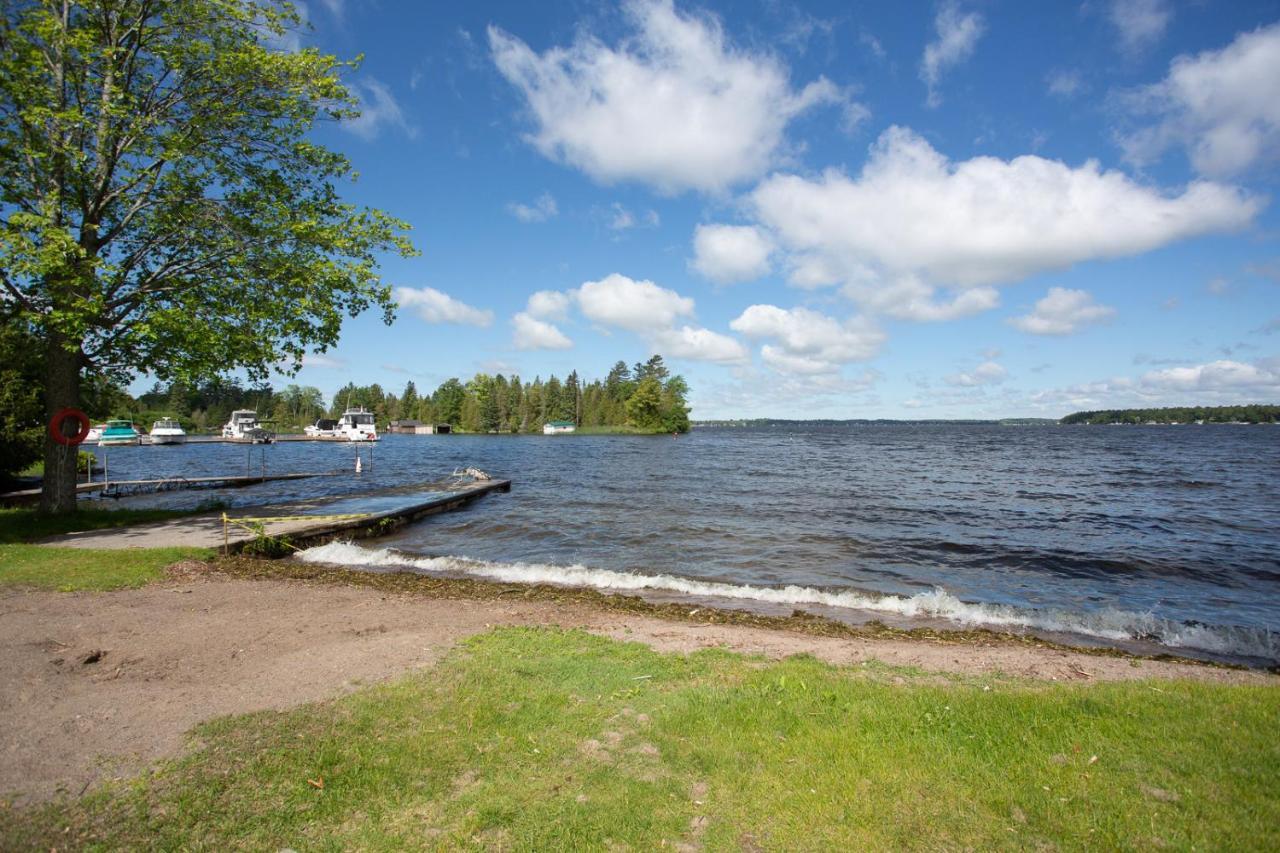 Fun Place With A Sandy Beach For Swimming, Boating, And Fishing, Featuring 3 Available Cabins Fenelon Falls Exterior foto