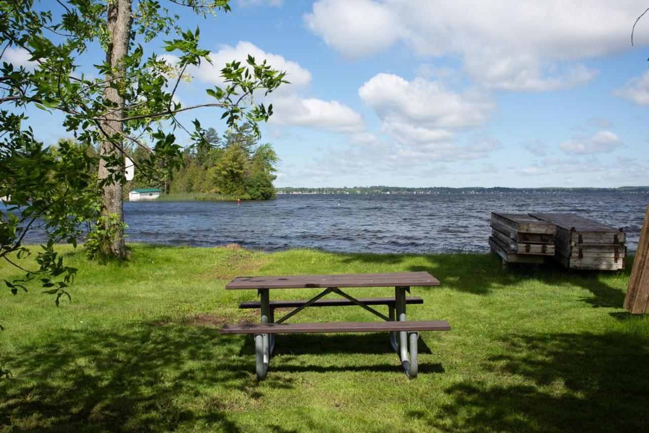 Fun Place With A Sandy Beach For Swimming, Boating, And Fishing, Featuring 3 Available Cabins Fenelon Falls Exterior foto