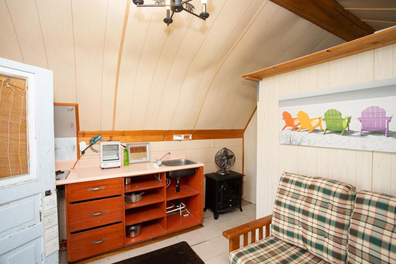 Fun Place With A Sandy Beach For Swimming, Boating, And Fishing, Featuring 3 Available Cabins Fenelon Falls Exterior foto