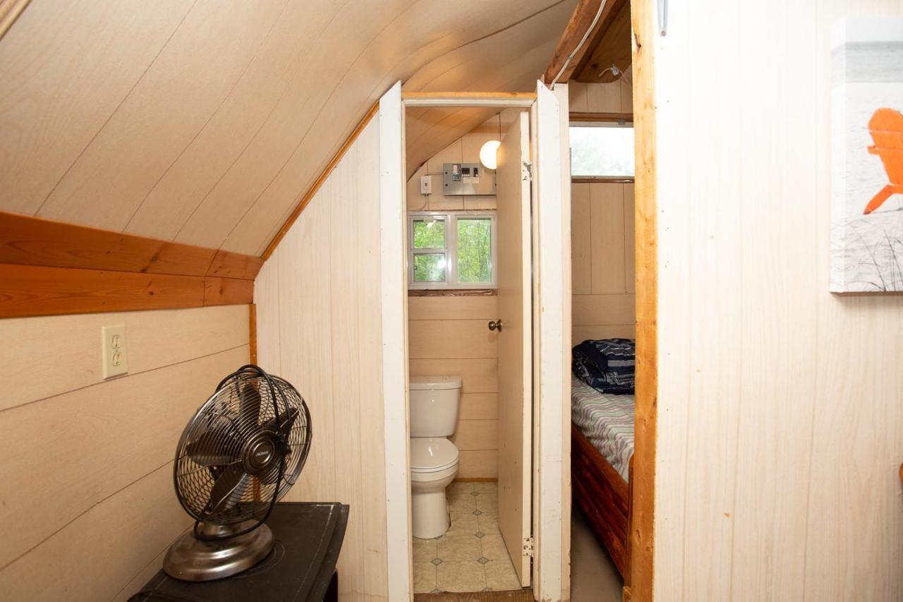Fun Place With A Sandy Beach For Swimming, Boating, And Fishing, Featuring 3 Available Cabins Fenelon Falls Exterior foto