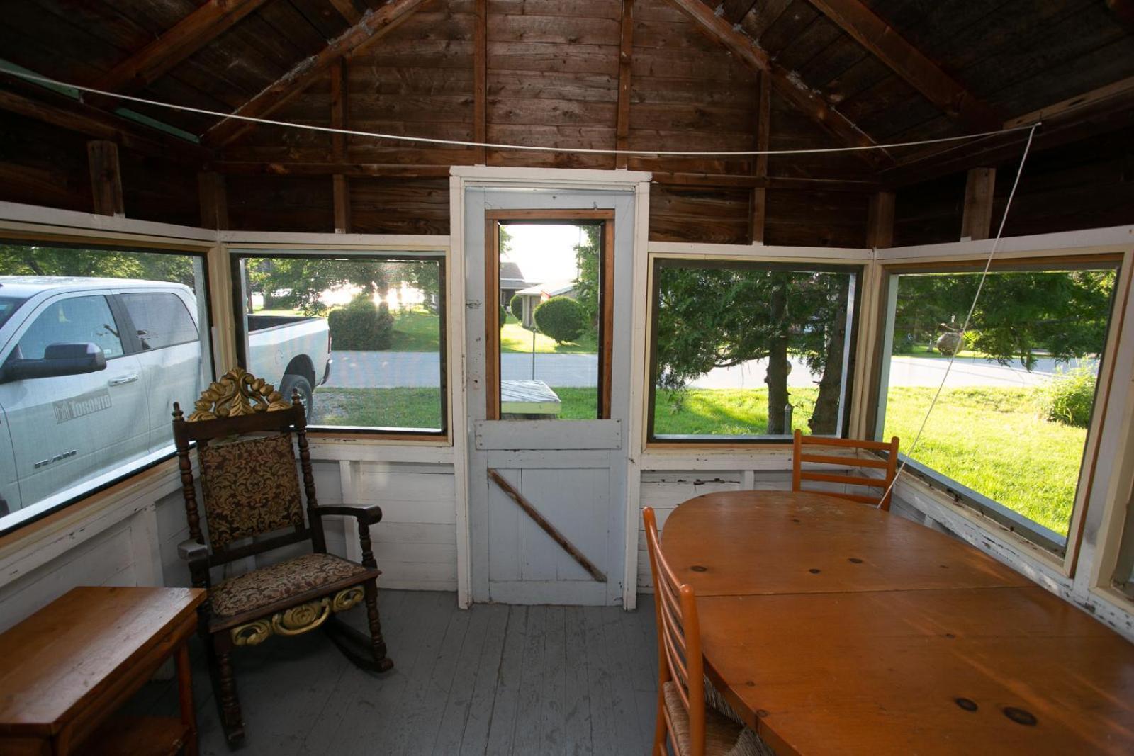 Fun Place With A Sandy Beach For Swimming, Boating, And Fishing, Featuring 3 Available Cabins Fenelon Falls Exterior foto