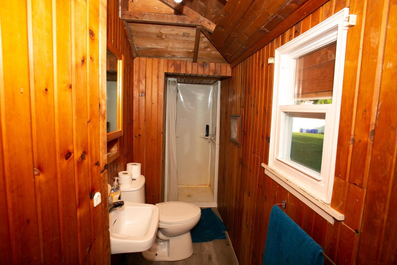 Fun Place With A Sandy Beach For Swimming, Boating, And Fishing, Featuring 3 Available Cabins Fenelon Falls Exterior foto