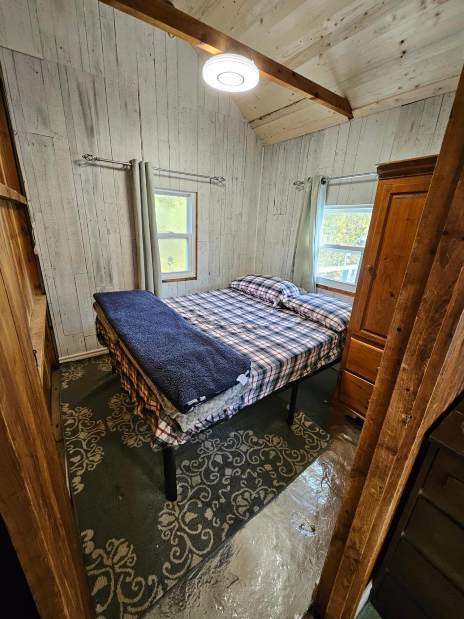Fun Place With A Sandy Beach For Swimming, Boating, And Fishing, Featuring 3 Available Cabins Fenelon Falls Exterior foto